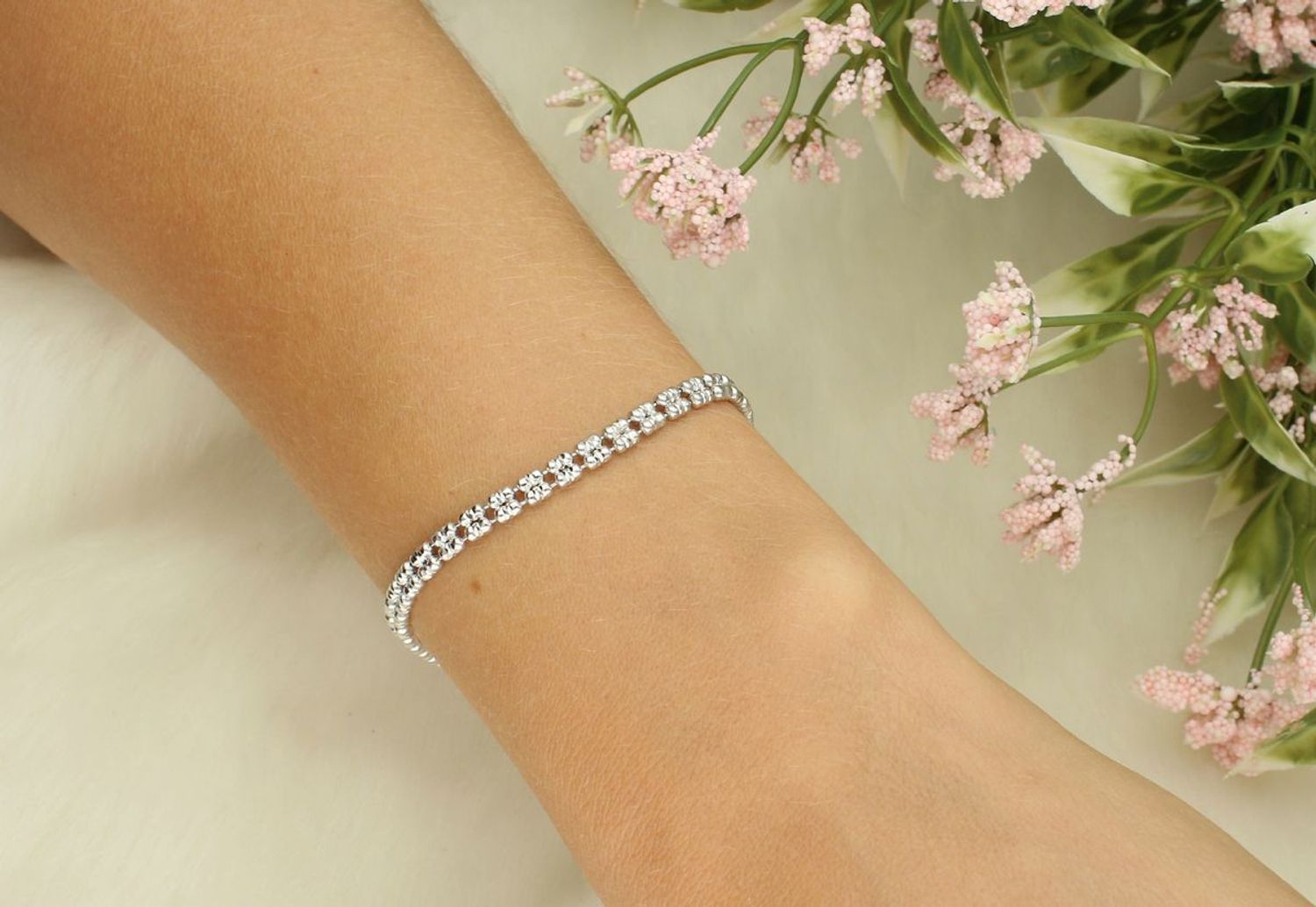 Srebrna damska bransoletka 925 z połyskującymi ogniwami – Elegancja w detalach ✨.jpg